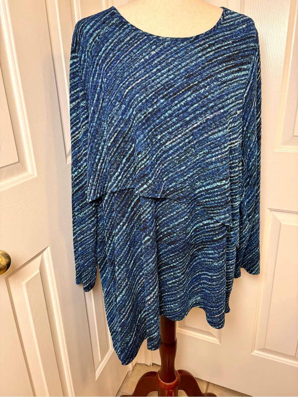 Catherines Blue Striped Asymmetrical Boho Tunic Top Flowy Draped Size 1X 18/20W - Picture 2 of 7